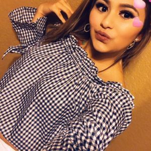 Meet your Posher, Cinthia